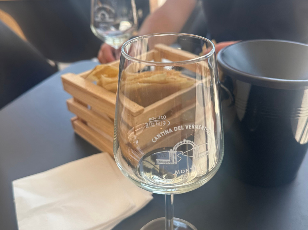 Cantina sociale del vermentino di monti-Monti必去景点