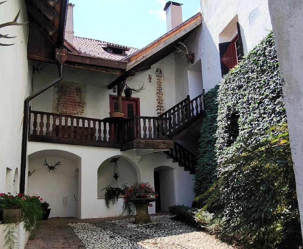 Castel Monteleone-Cermes必去景点