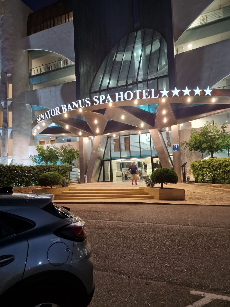 巴努斯参议员水疗酒店-旅行者