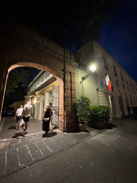 拉瑞亚及戴尔阿尔巴酒店-旅行者