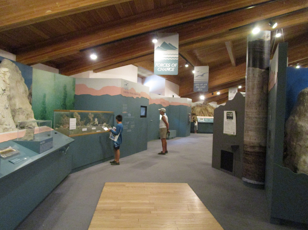 Mono Basin Scenic Area Visitor Center-利韦宁必去景点
