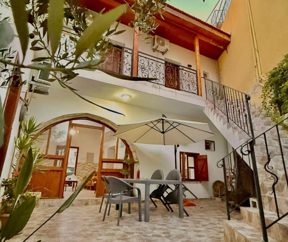 MAGIC MOON guest house
