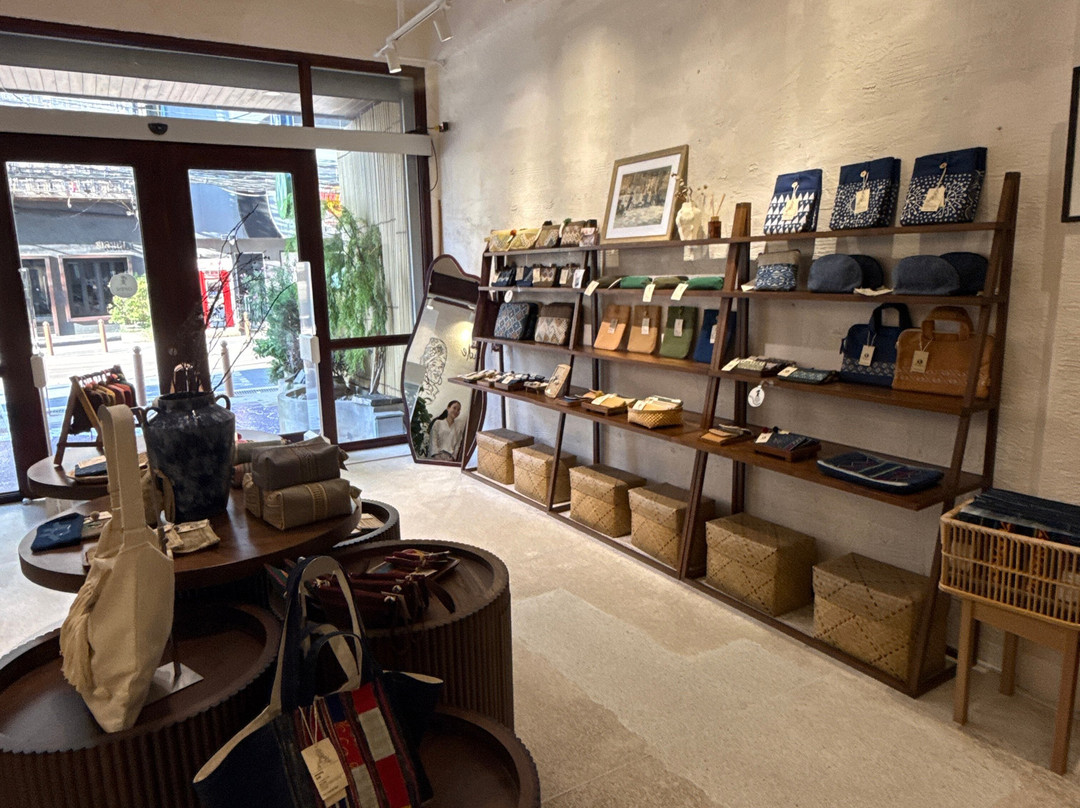 Her Works Vientiane Boutique-万象必去景点