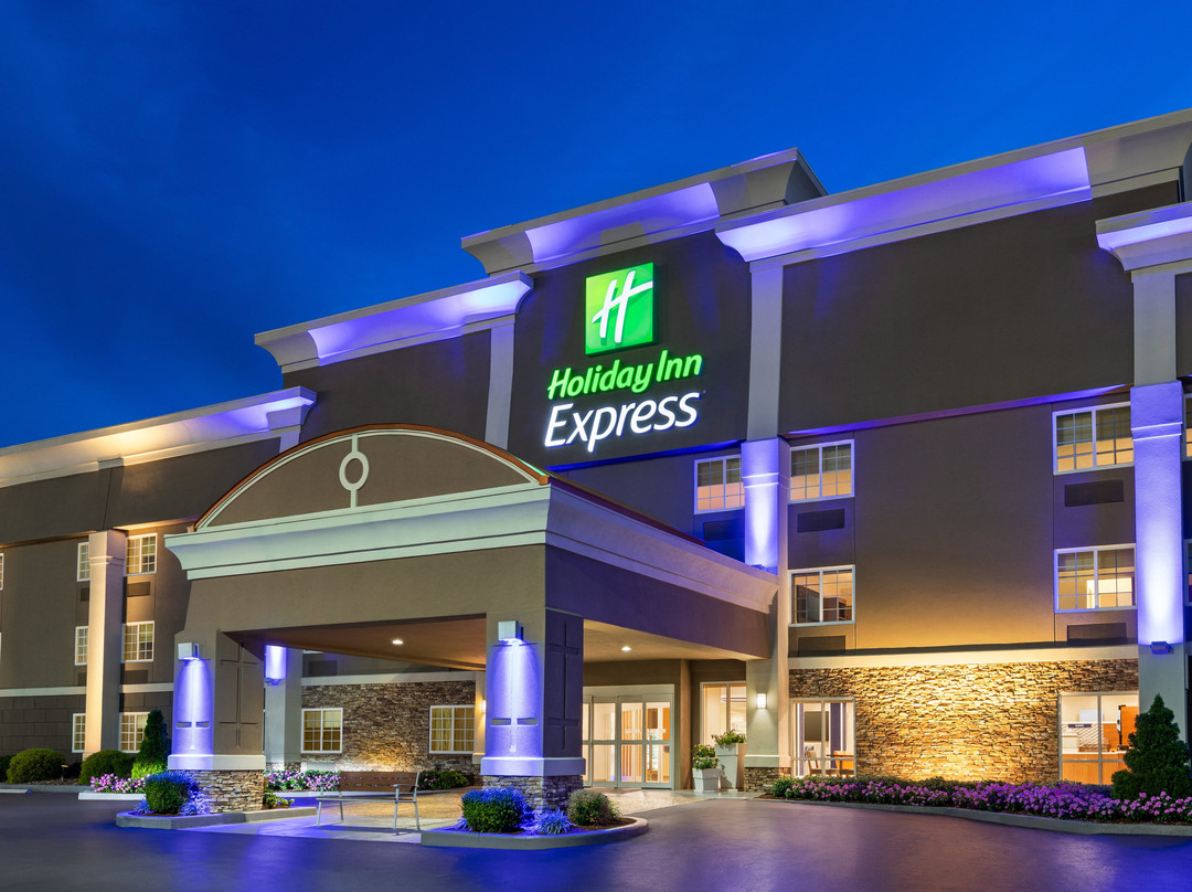 Holiday Inn Express 草地滚球场