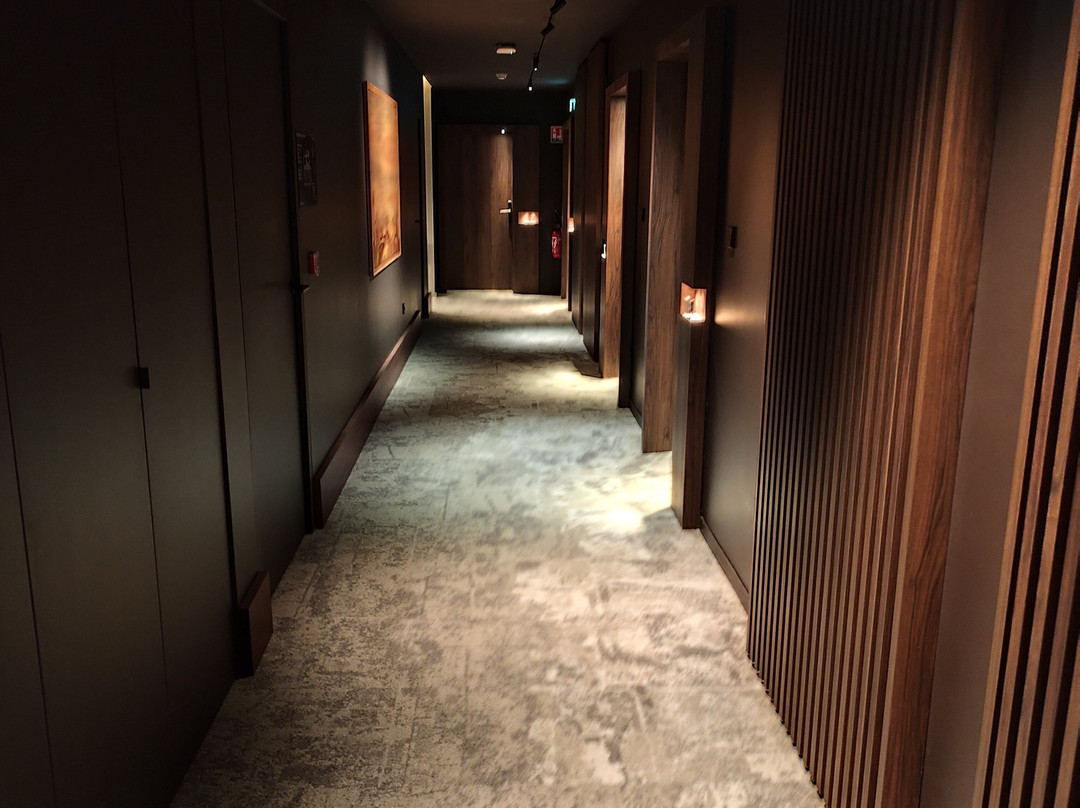 Yona ex le Parc Hôtel主图