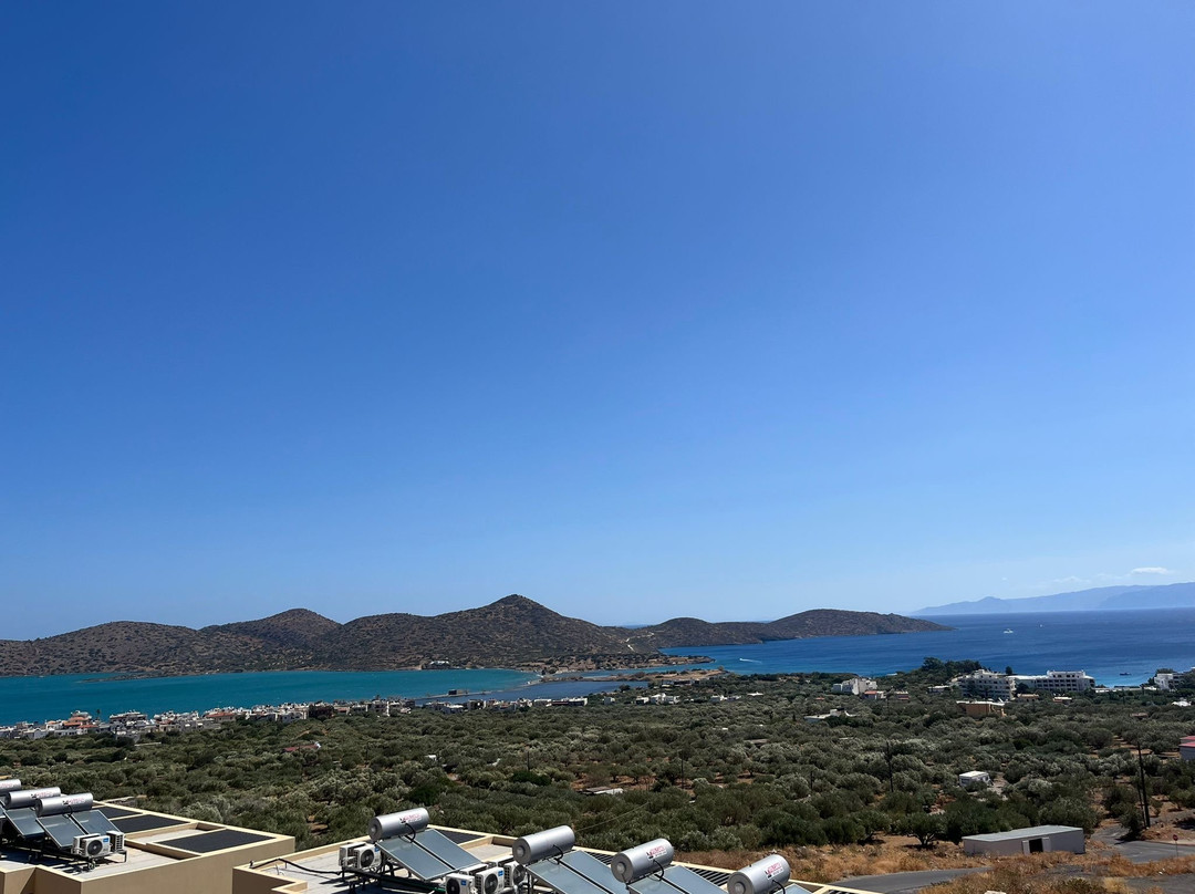 伊罗达水上公园公寓酒店主图