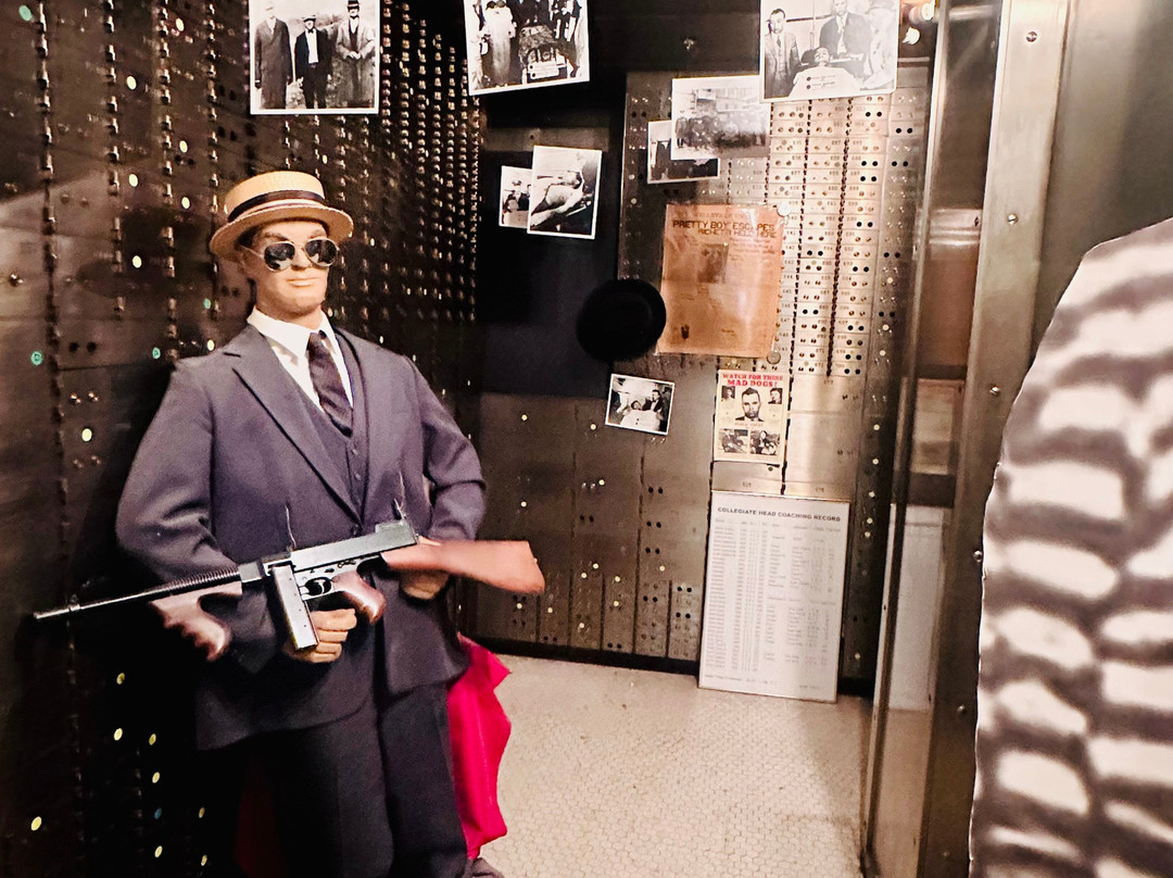 Lou Holtz Upper Ohio Valley Hall of Fame-East Liverpool必去景点