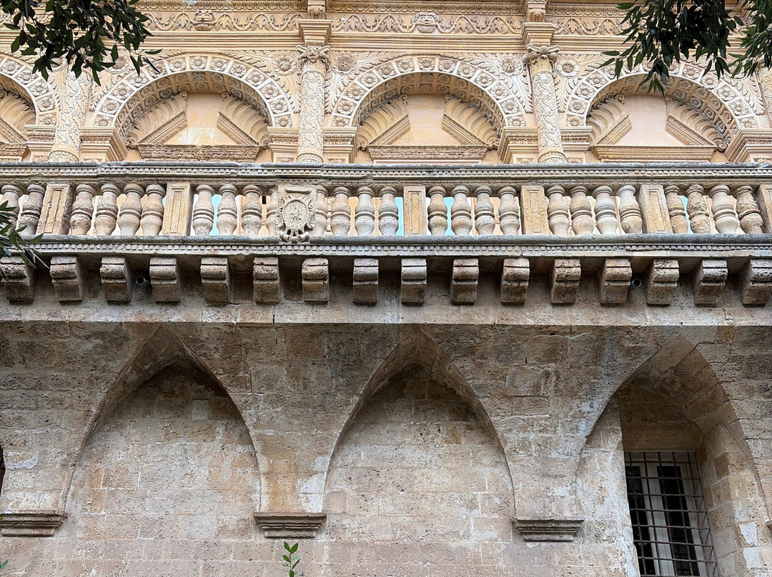 Palazzo Carissimo-Francavilla Fontana必去景点