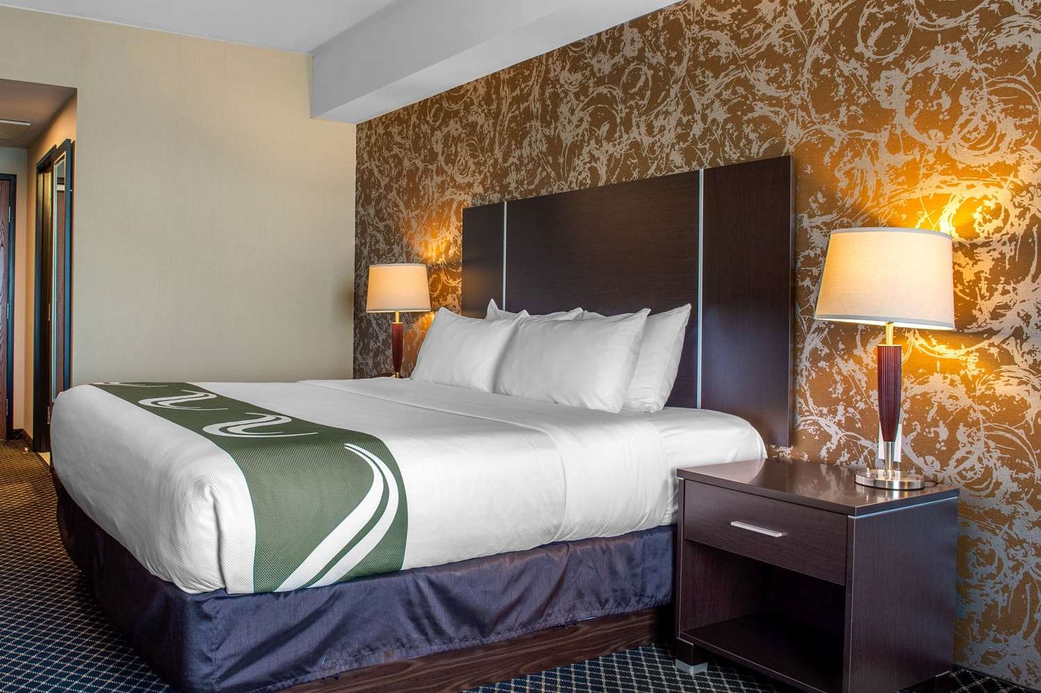 Quality Inn & Suites-官方