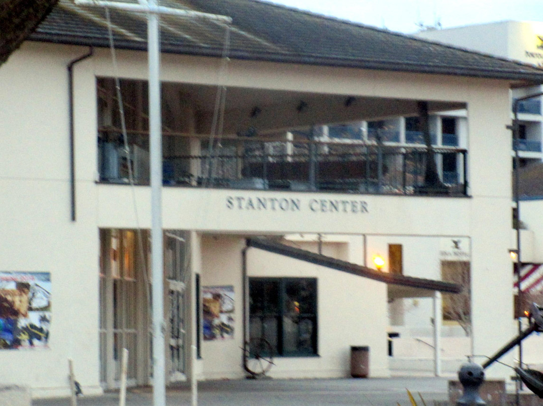 Monterey History & Arts Association: Salvador DalÍ-蒙特雷必去景点