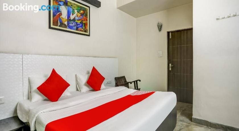 OYO 75743 Deep Palace