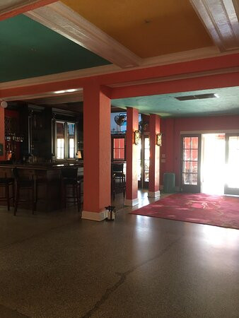 Colony Hotel and Cabana Club主图