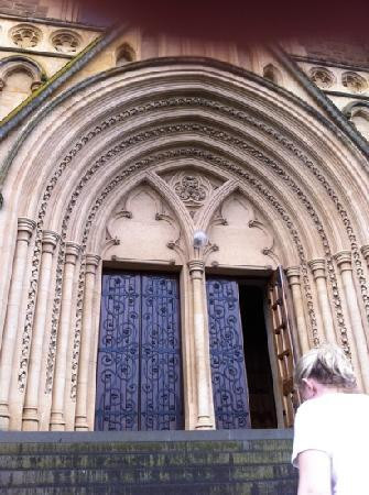 Sacred Heart Cathedral景点图片