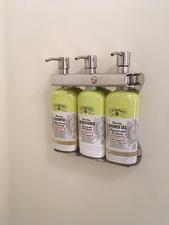 北欧克莱尔快捷假日&套房酒店主图