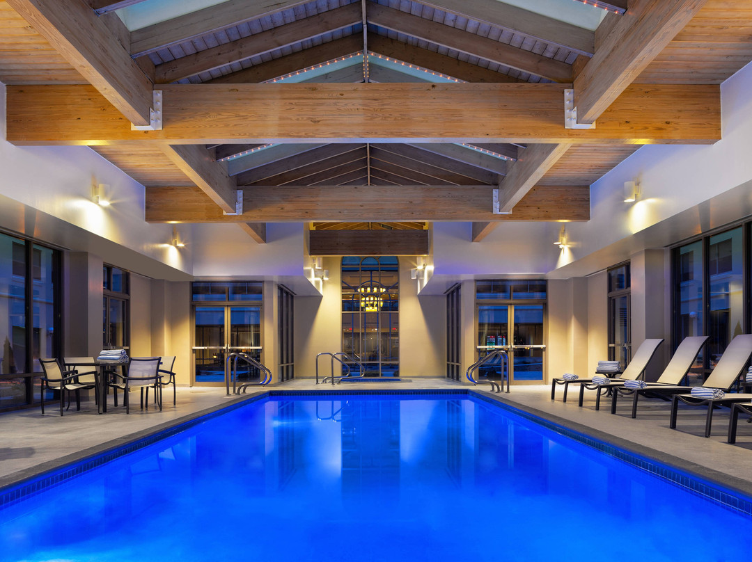 落基山哈特福德万豪酒店主图