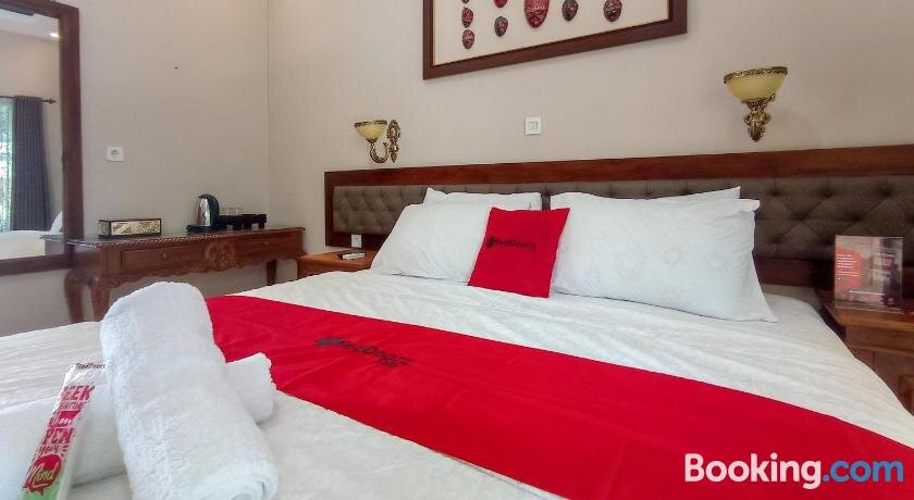 RedDoorz Plus Syariah @ Puri Cempaka Prambanan