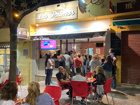 Los Primos Bar Cervecería主图
