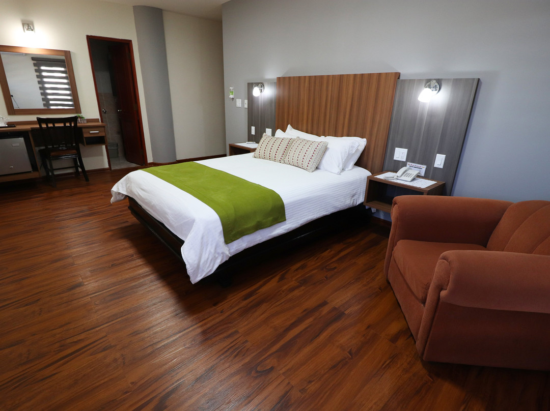 Hotel Puerta del Sol主图