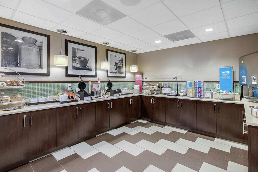 梅宾希尔顿恒庭酒店主图