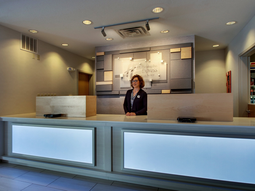 Holiday Inn Express & Suites Morris By IHG主图