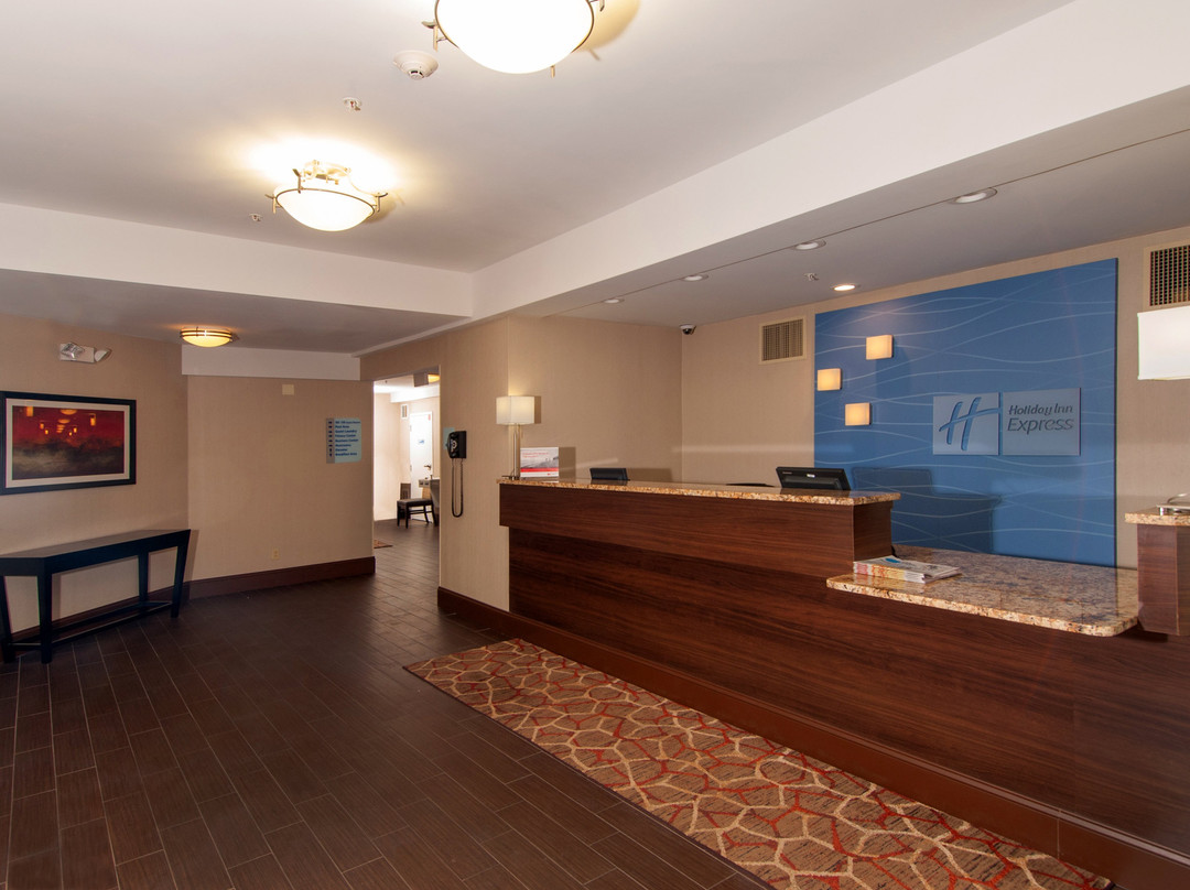 Holiday Inn Express Vernon - Manchester By IHG主图