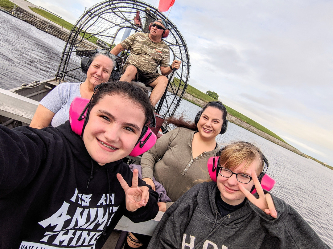 Okeechobee Airboat Charters-Moore Haven必去景点