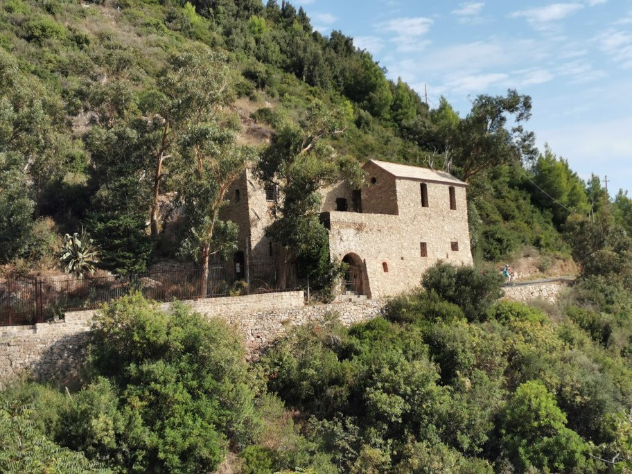 Monumenti Funerari della Via Iulia Augusta景点图片