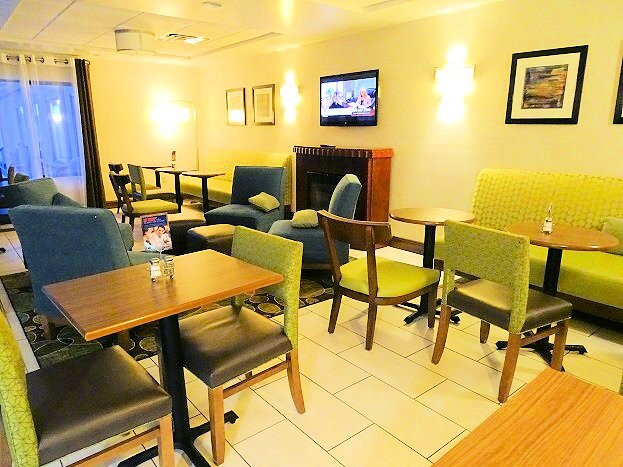 普林斯顿/I-77快捷假日酒店主图