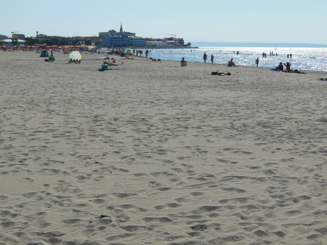 Beach Costa Azzurra-格拉多必去景点