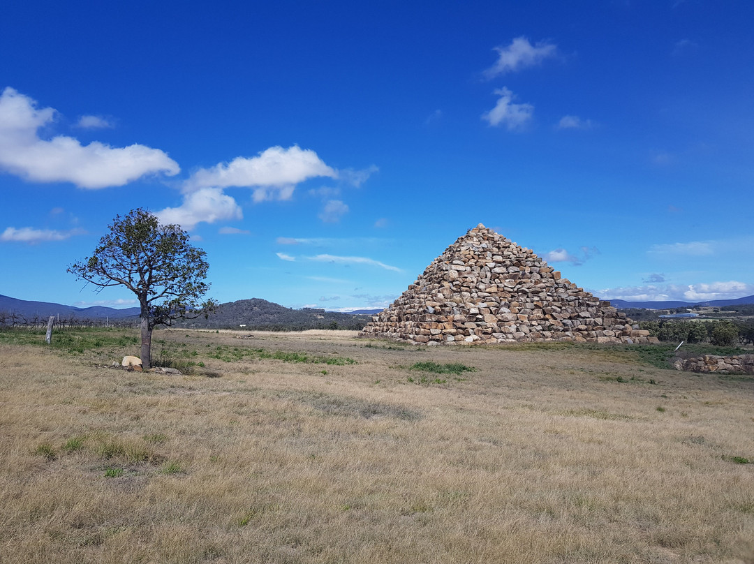 Ballandean Pyramid景点图片