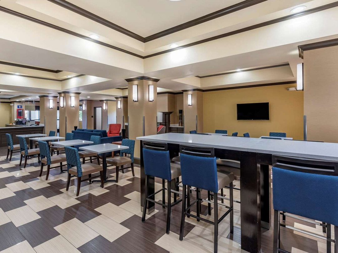 Comfort Inn & Suites主图