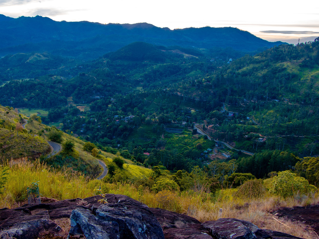 Mahamevnawa Monastery-Kumbalwela必去景点