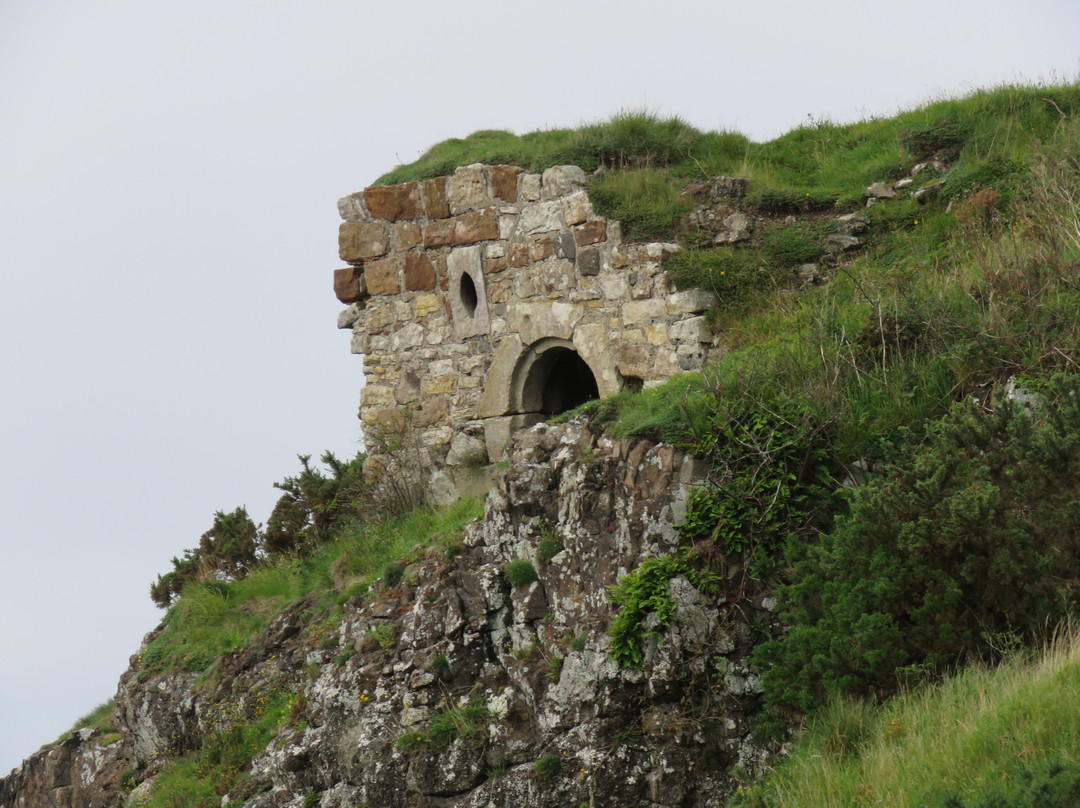 Charles Hill Monks Cave and Military Camp Storehouse and Battery-Dalgety Bay必去景点