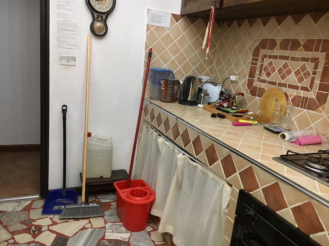 城堡酒店主图
