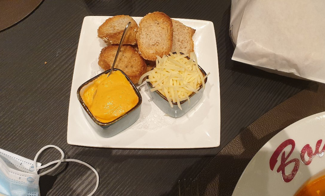 宫殿酒店主图