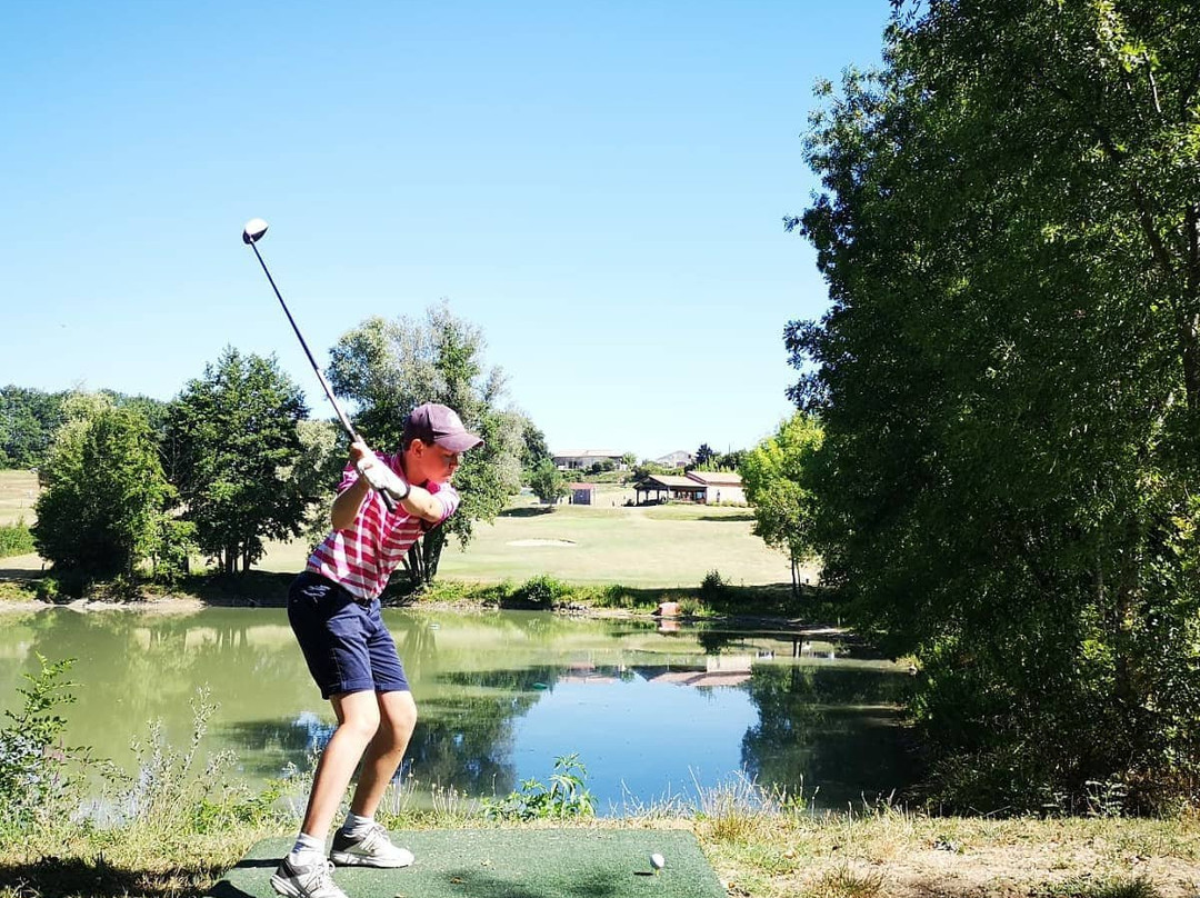 Golf de St Meard景点图片