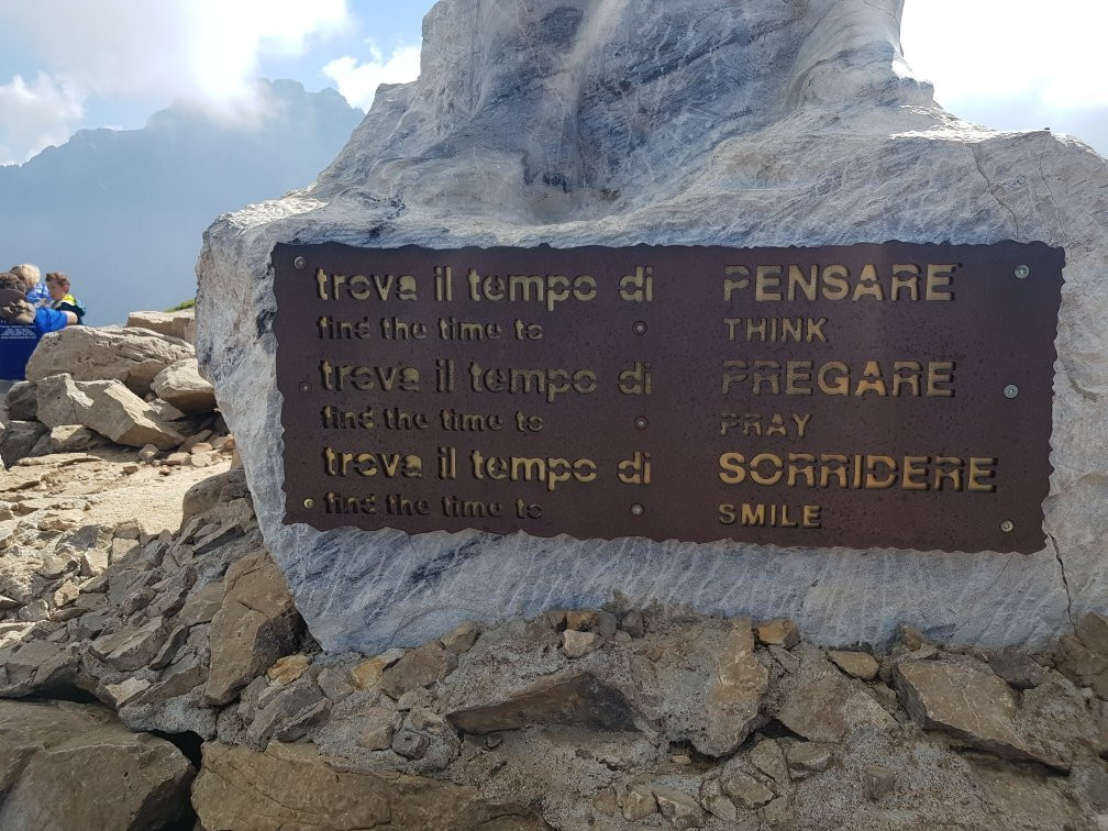 Statua del Cristo Pensante景点图片