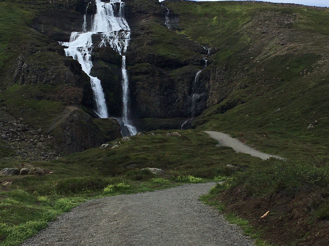Rjúkandi Waterfall-埃伊尔斯塔济必去景点