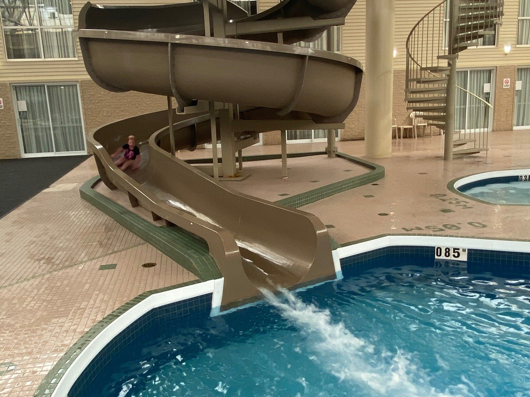 Clarion Hotel & Suites主图