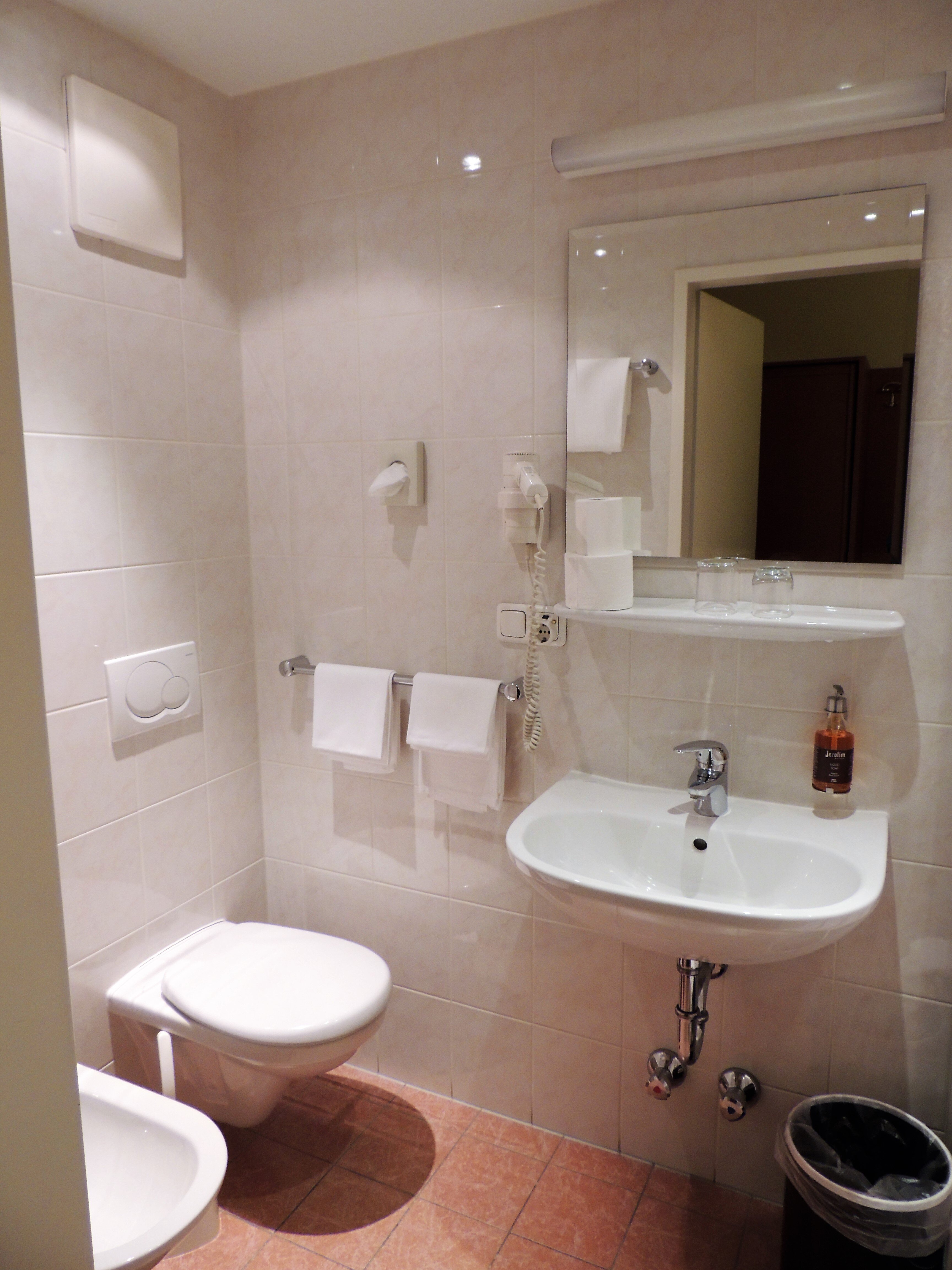 亚罗利姆酒店-浴室