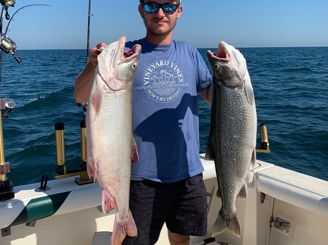 Salmon Hunter Charters-New Buffalo必去景点