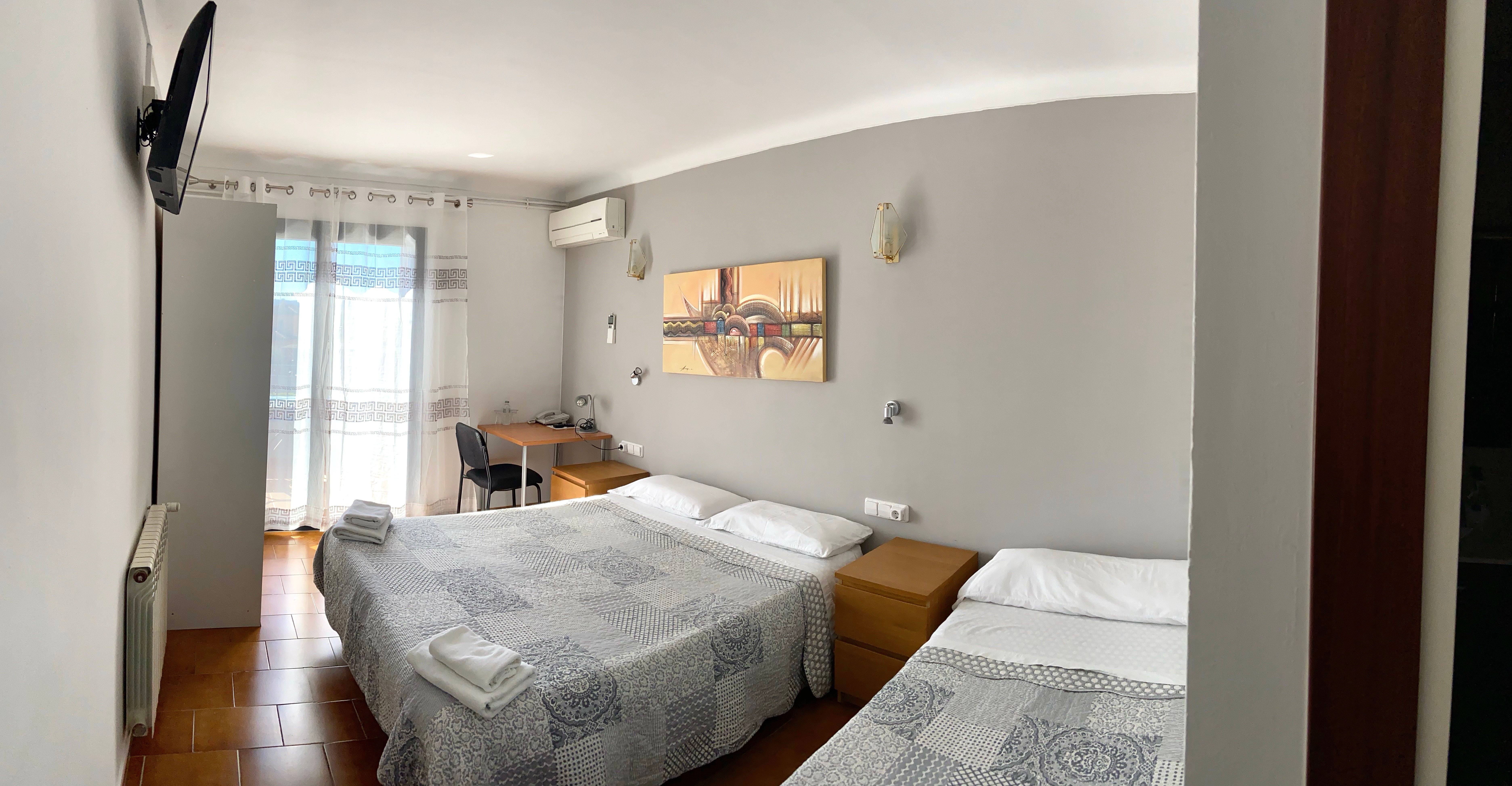 Hotel Les Roques-官方