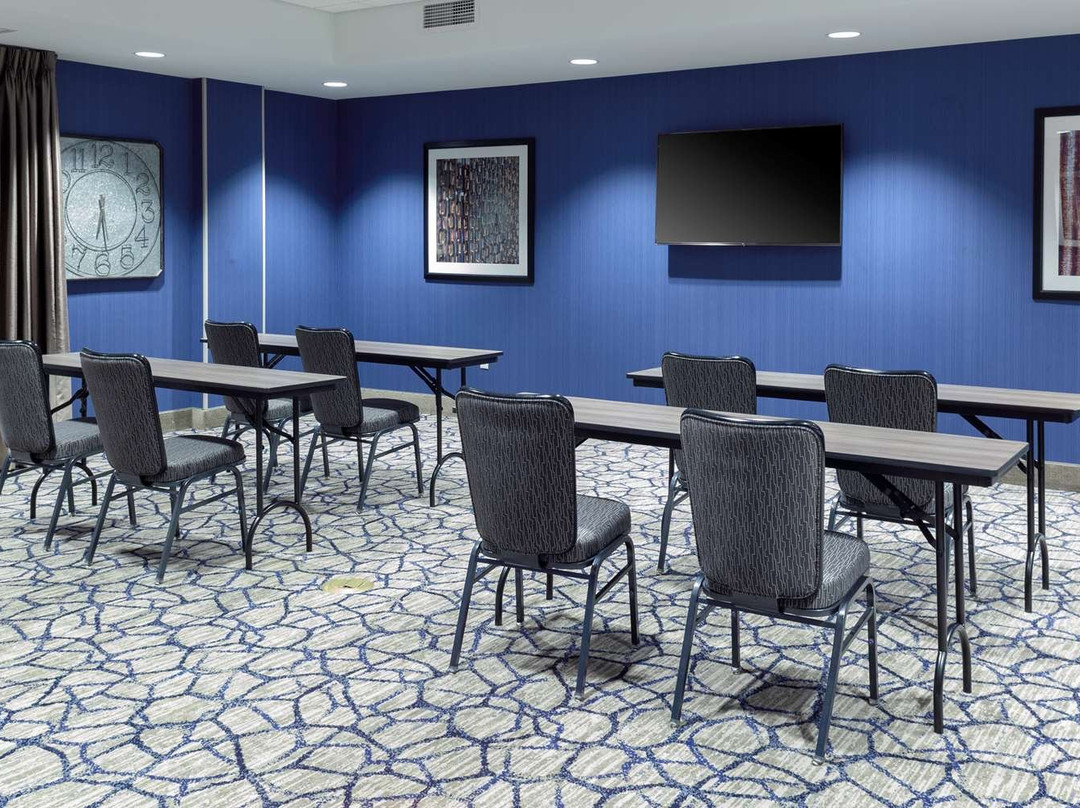 Hampton Inn & Suites Overland Park South主图