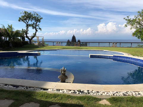 巴厘岛蓝宝海景别墅主图