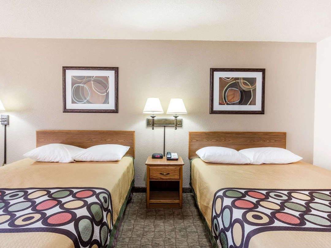 Super 8 by Wyndham Lewisburg主图