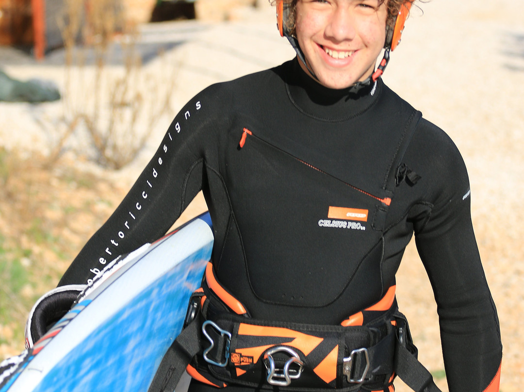 Active Bol windsurfing/kiteboarding景点图片