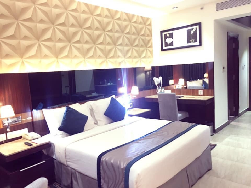 RG Royal Hotel主图