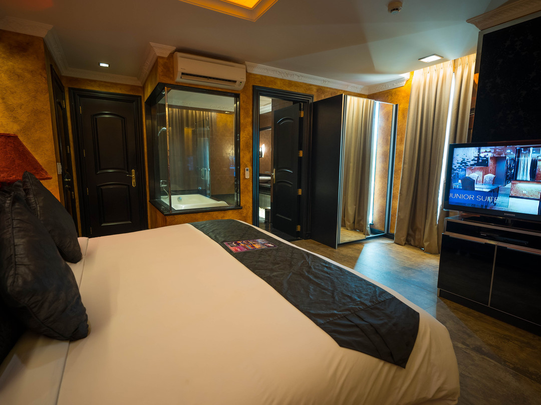 康达泰费尔德斯广场套房酒店主图