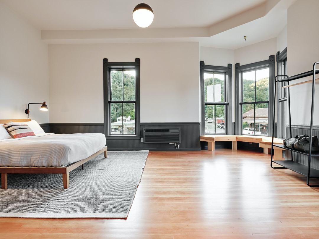 Thatcher Hotel主图