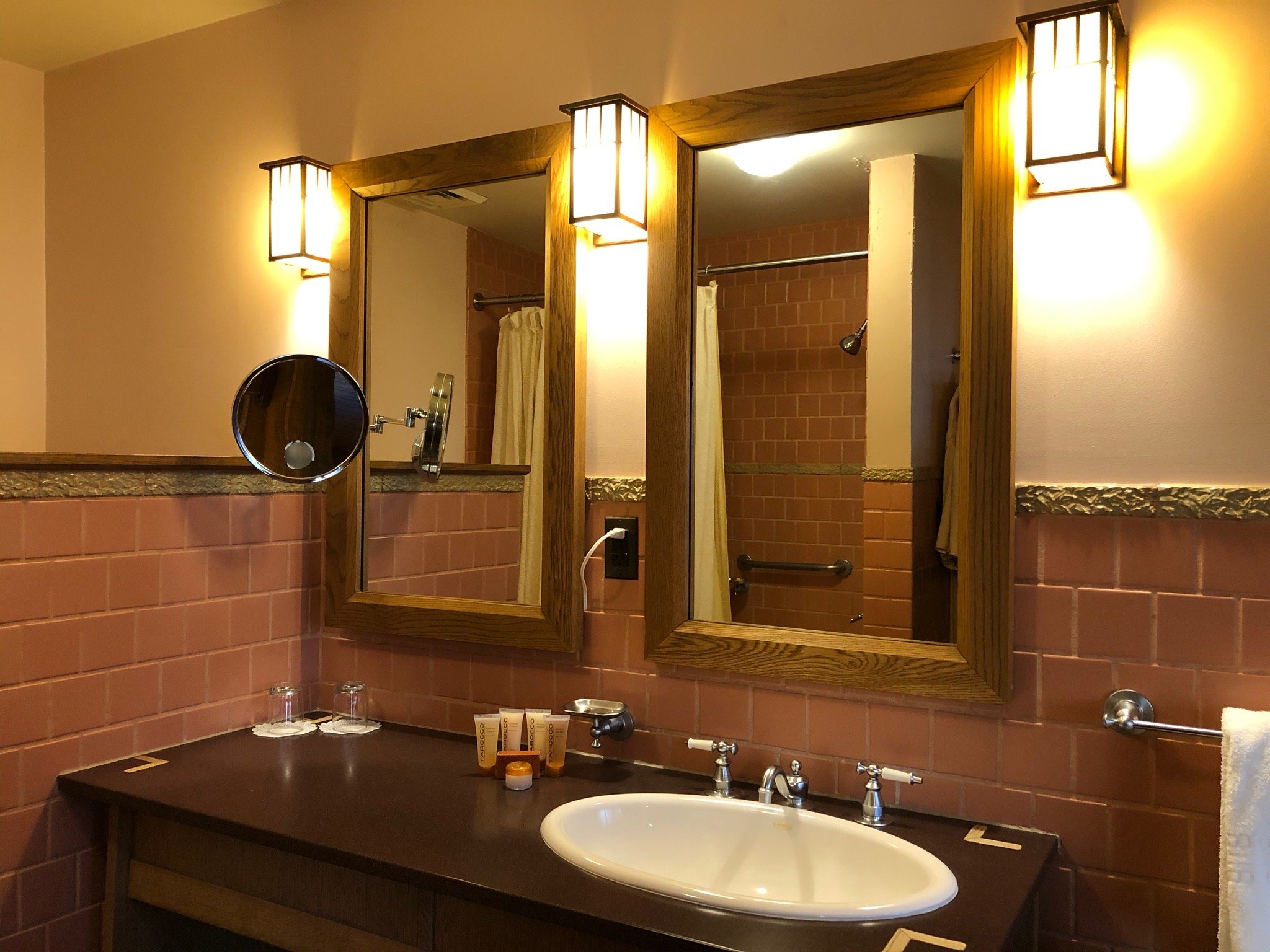 Roycroft Inn-官方
